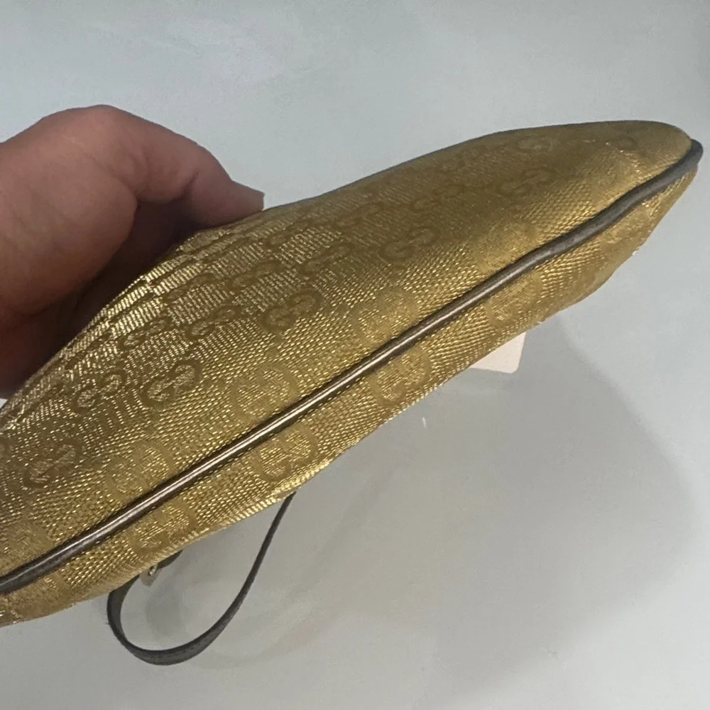 Gucci Gold GG Metallic Gold Half Moon Hobo Shoulder bag aka pouchette - Picture 11 of 12
